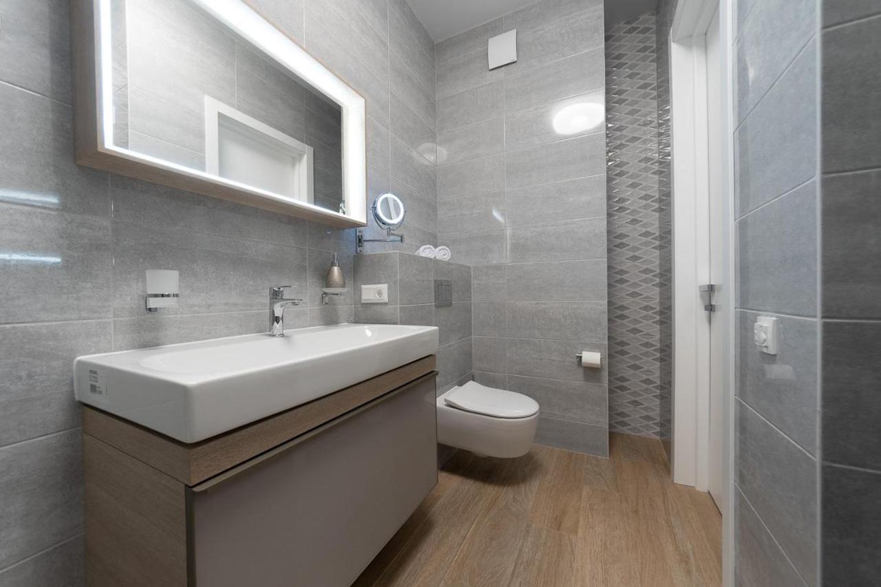 New Modern Apartments. Metro Minskaya Kijów Zewnętrze zdjęcie