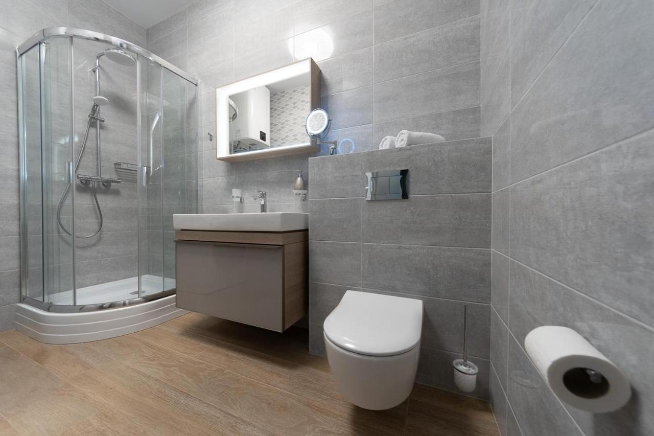 New Modern Apartments. Metro Minskaya Kijów Zewnętrze zdjęcie